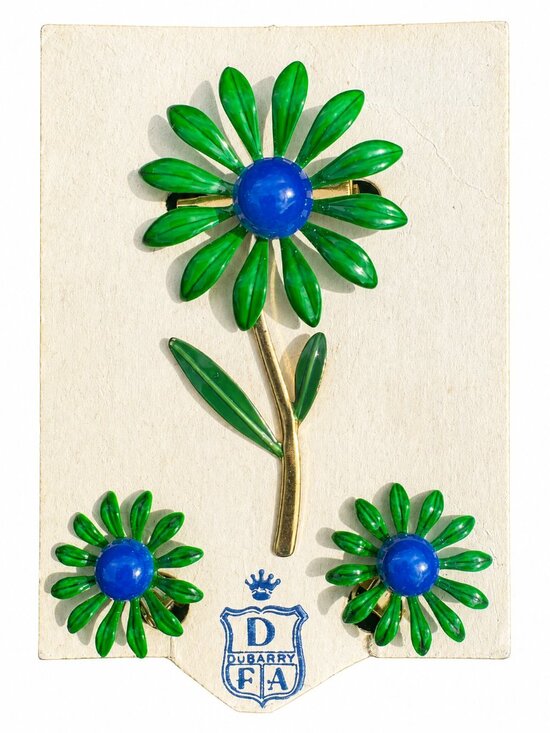 Dubarry Jewelry - Vintage Dubarry Fifth Avenue Green Enamel Daisy Brooch & Clip Earring Set